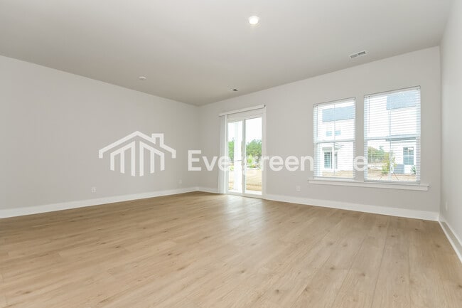 Photo - 132 Bloomsbury St