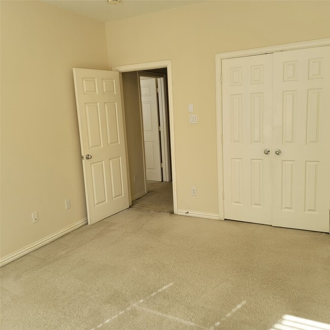 Building Photo - 7111 Harmony Cove