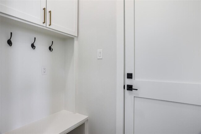 Photo - 1112 Dart St