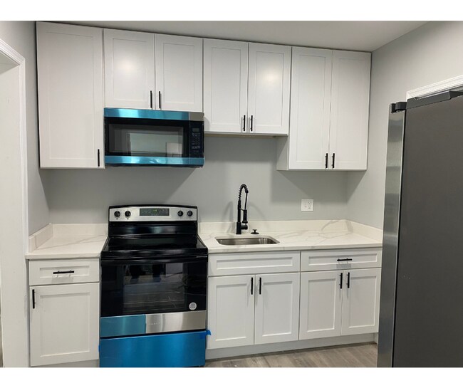 Photo - 4310 Ridgewood Ave Unit A Available $650 A