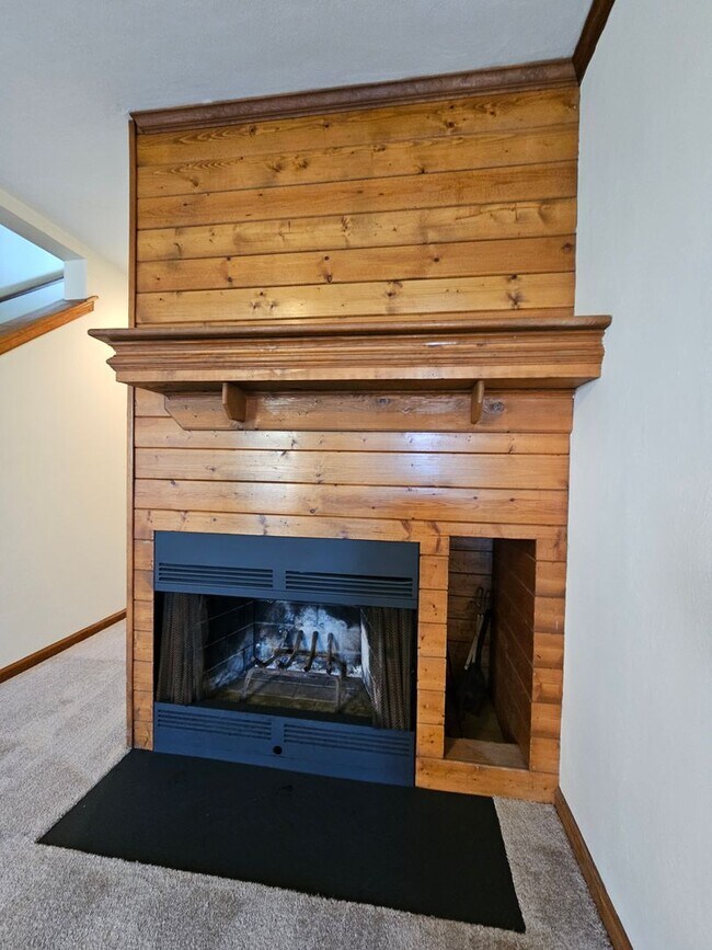 Photo - Dinwiddie609-611 Unit 609