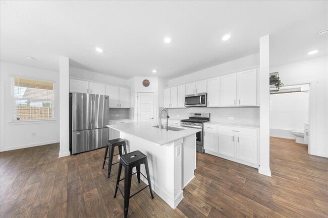Photo - 3200 Egan Dr