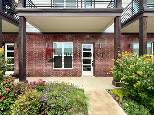 Building Photo - Tour Today! Stunning 3 Bedroom, 3.5 Bath Townhome!