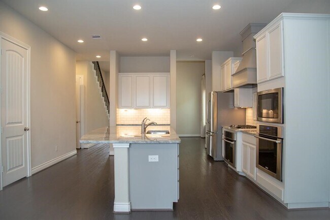 Photo - 4902 Thunder Creek Ln