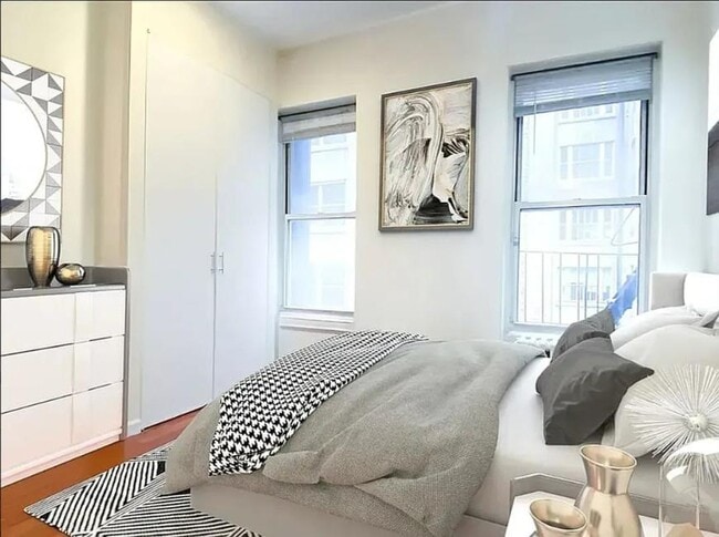 Building Photo - 3 bedroom in New York NY 10019 Unit 5B Rental