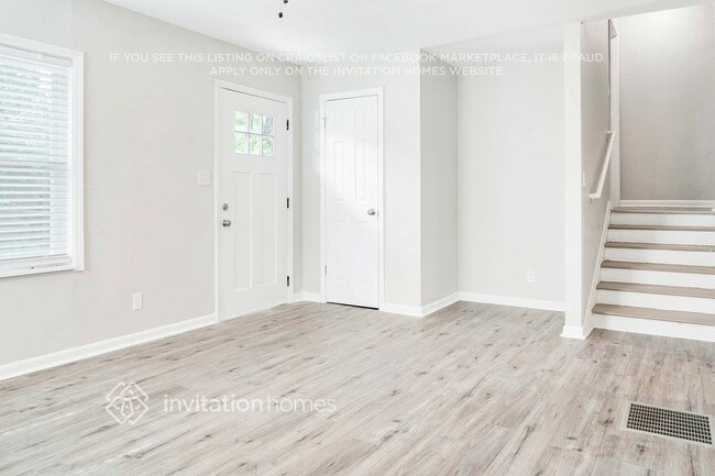 Photo - 982 Hutchens Rd SE