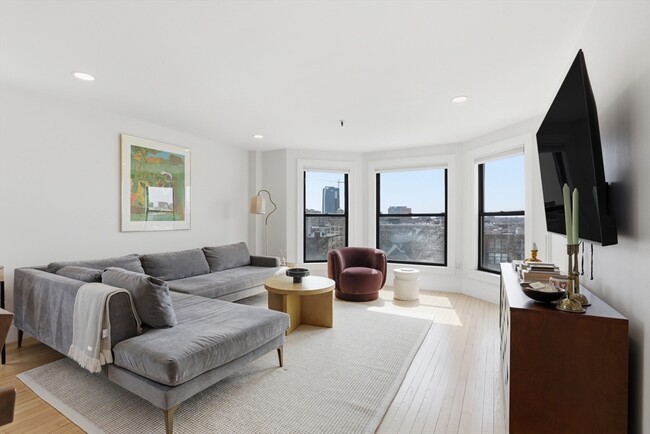 Photo - 390 Commonwealth Ave Unidad 801