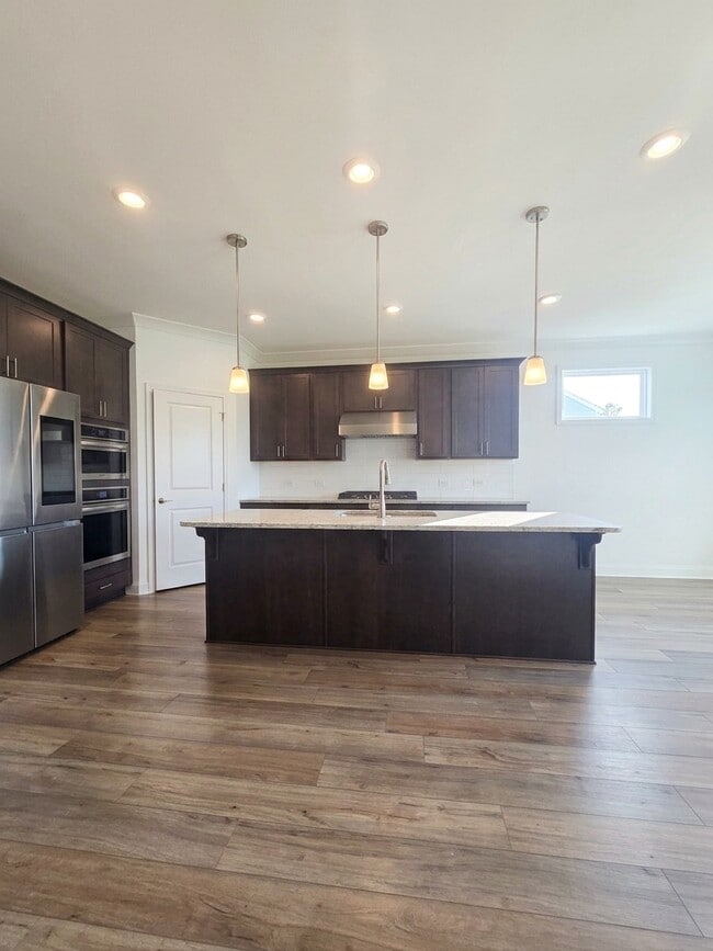 384 Yardley Ln