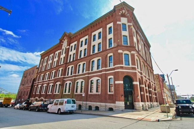 Photo - Landmark Lofts