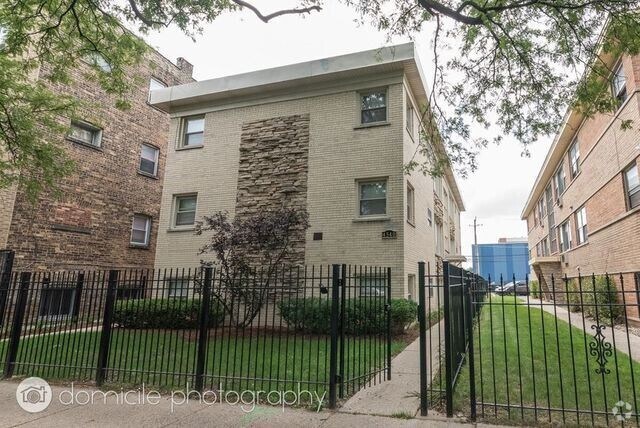 Building Photo - 4540 N Wolcott Ave Rental