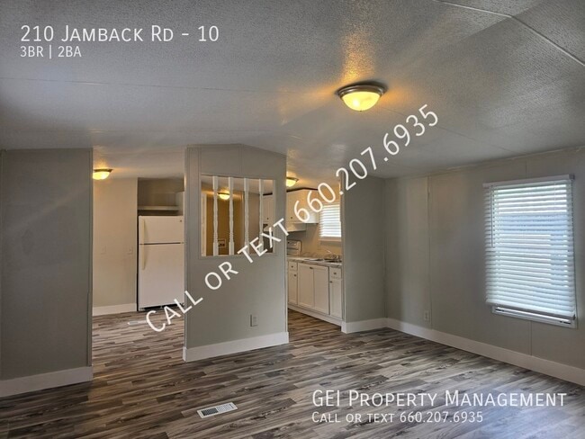 Photo - 210 Jamback Rd