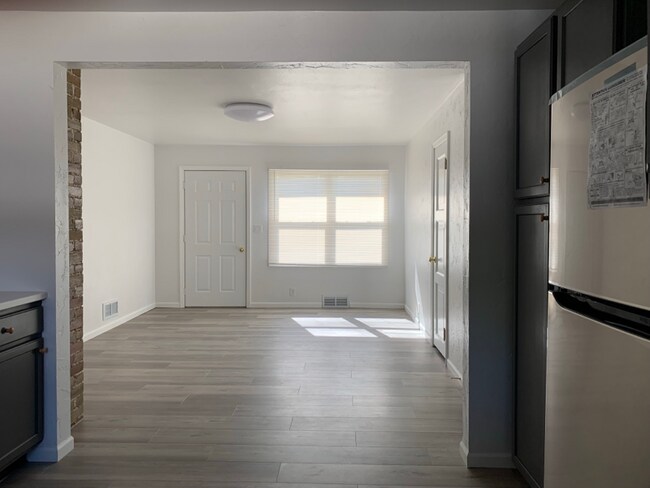 Photo - 1119 Milton Ave Unidad B