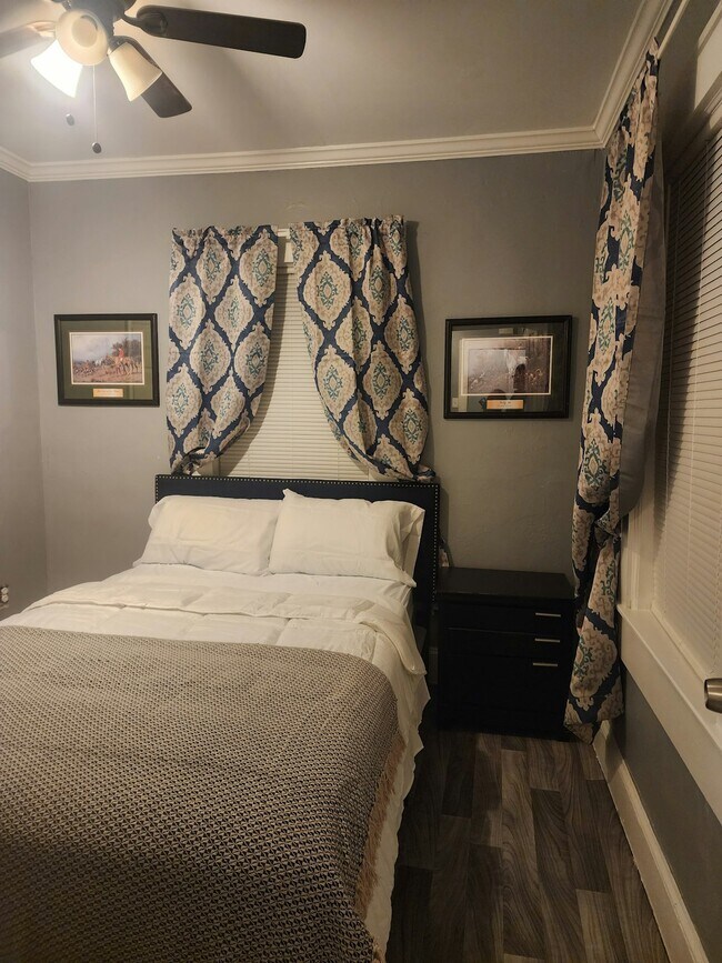 Photo - 1360 Ellis Rd Unit Carriage  Room 2 B