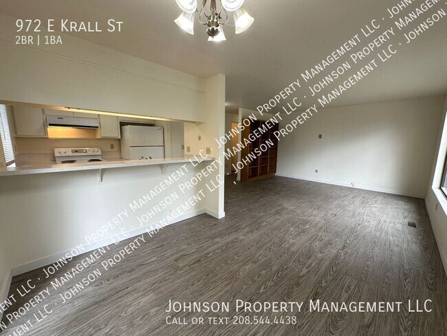Photo - 972 E Krall St