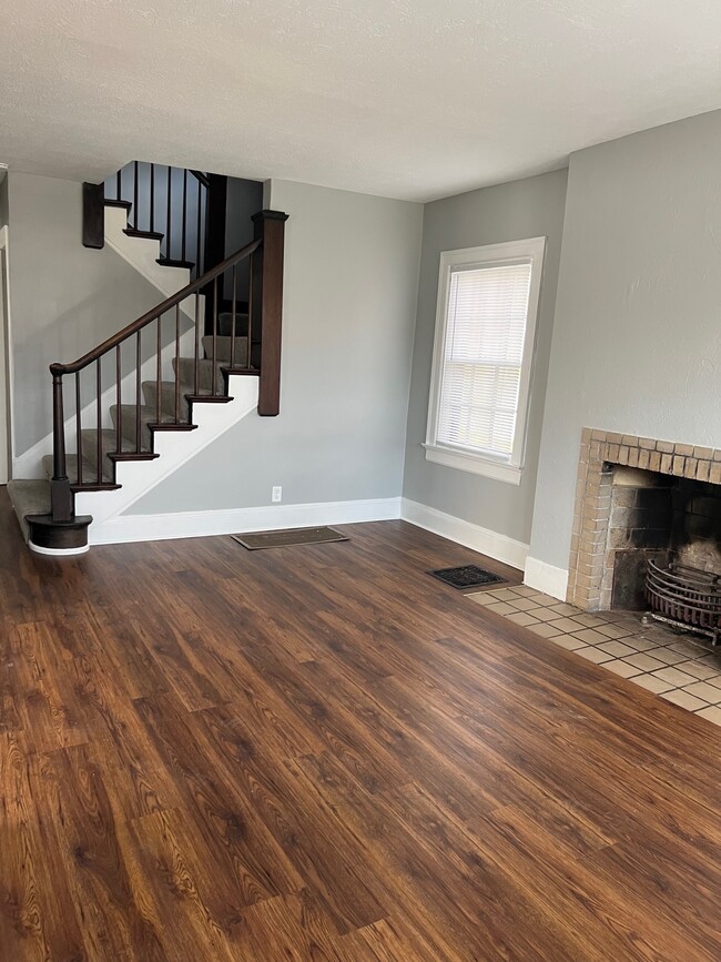 Photo - 929 N Nelson Rd