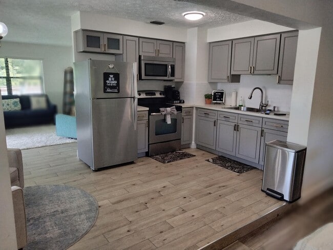 Photo - 1150 NE County Line Rd