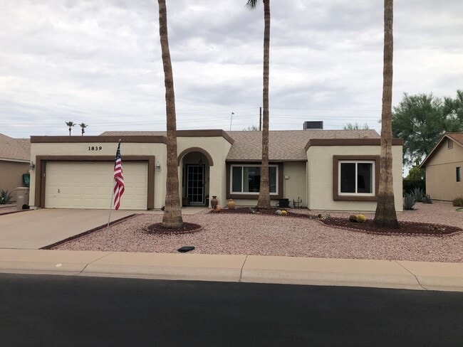 Building Photo - Welcome to this charming 2-bedroom, 2-bathroom home located in the desirable Leisure World a 45+ ...