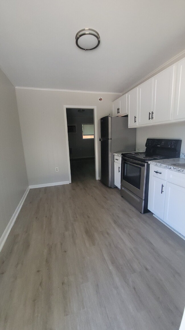 Building Photo - "Charming Studio Retreat in Huntsville - I... Unit G Rental