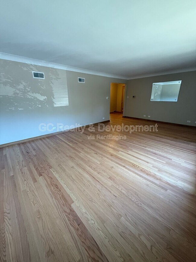 Photo - 10650 S Claremont Ave Unit 2