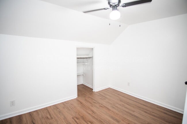 Photo - 415 Watauga Dr Unit B