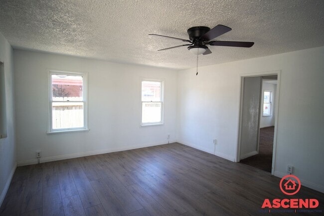 Photo - 214 E Belle Ave Unidad A