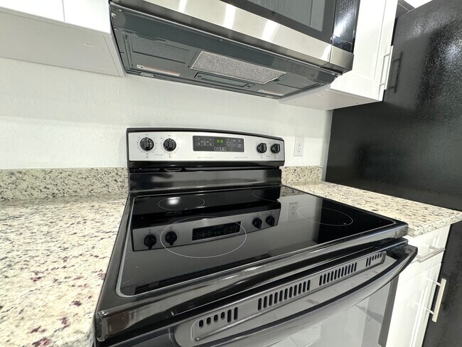 Photo - 746 SW 8th Ter