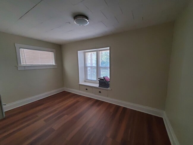 Building Photo - 402 S Black Ave Unit 401 #4