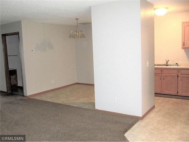 Photo - 594 W 8th St