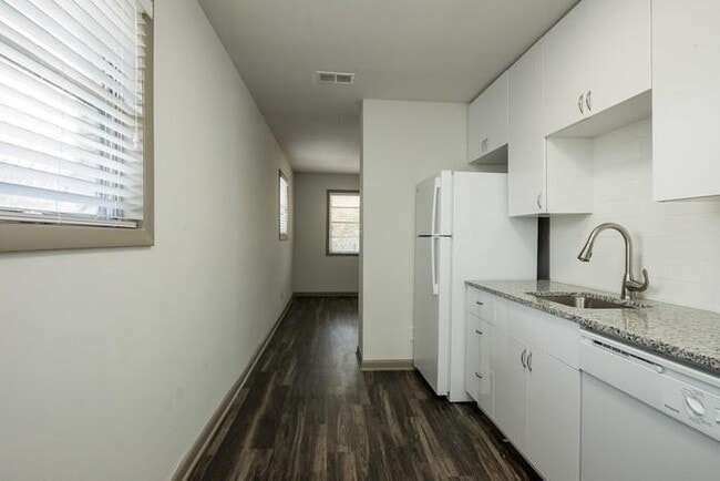 Photo - 921 Myrtle St NE Unidad MYRT-006