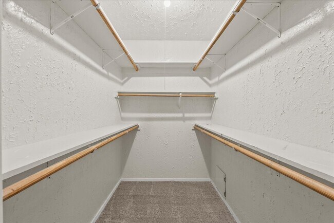 Photo - 430 Redway Ln