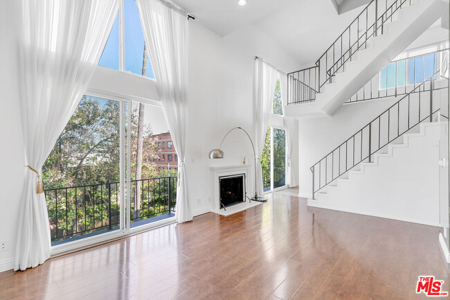 Photo - 815 N Las Palmas Ave Condo Unit 301