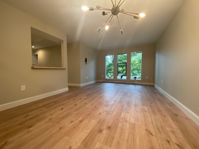 Photo - Capitol Crest