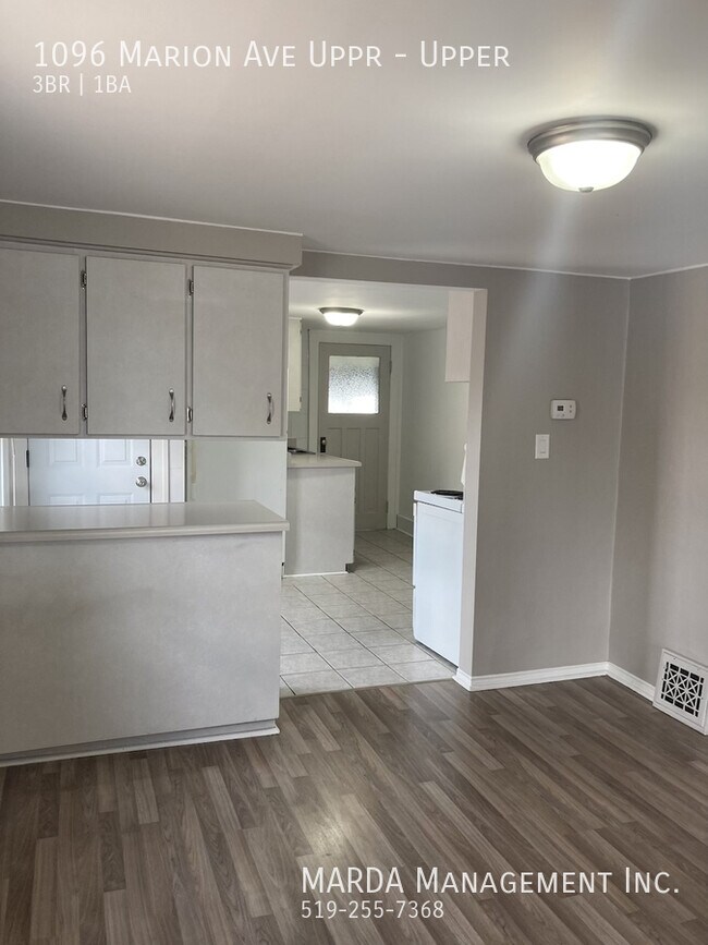 Photo - SPACIOUS 3 BED/1 BATH UPPER + HYDRO Unité Upper