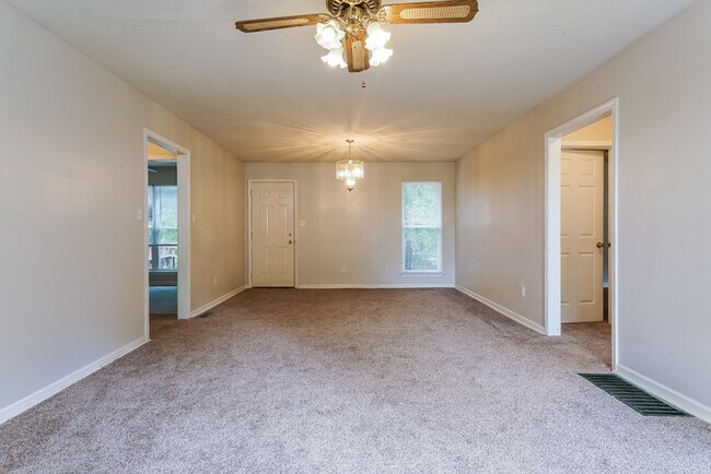 Photo - 1501 6th Pl NW