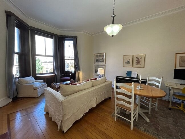 Photo - 429 Beacon St Unidad 2