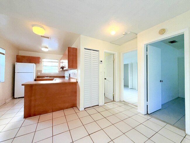 Photo - 800 NE 14th St