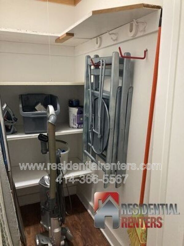 Photo - 1028 E Juneau Ave Unidad 209