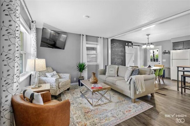 Photo - 110 SE 13th St