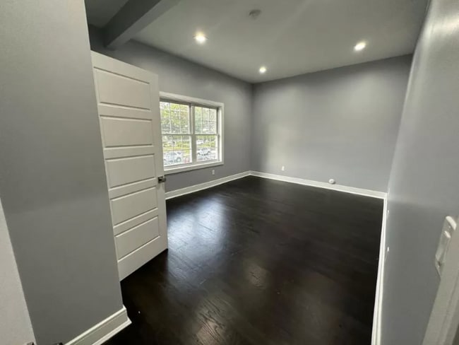 Photo - 158-160-160 Westfield Ave Townhome