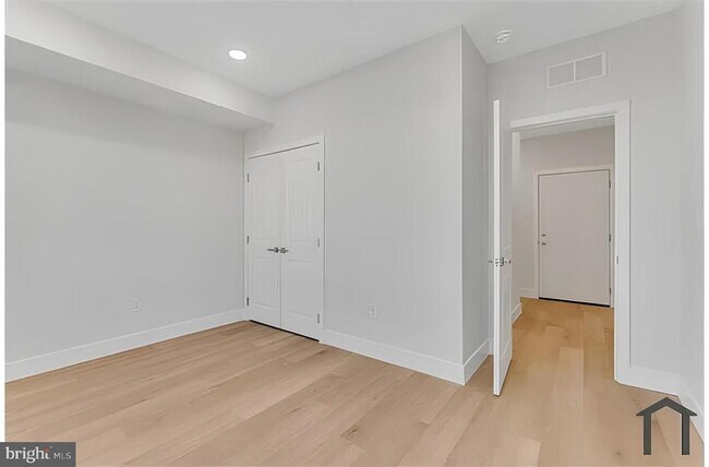 Photo - 1229 W Hilton St