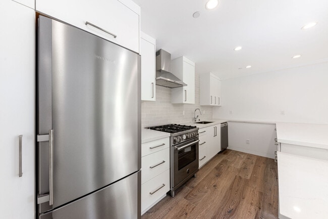 Photo - 275 Castro St