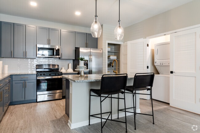 2BR, 2BA - Kitchen/Dining