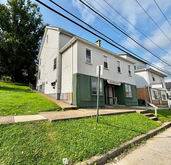 Building Photo - 512 Sewickley Ave Unit 2