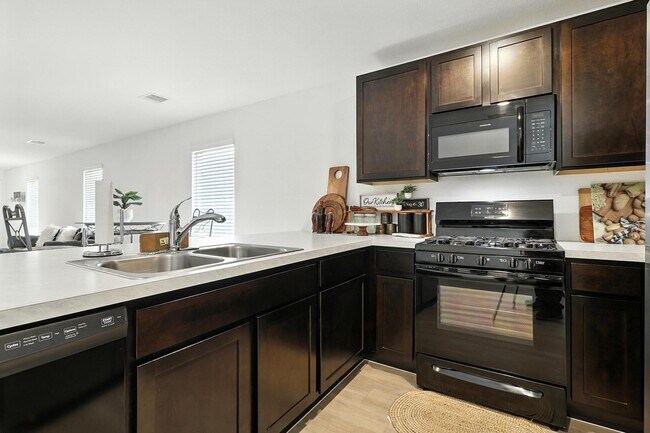 Photo - 379 Jewett Meadow Dr