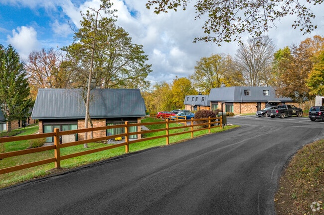 Fayetteville Pines Townhouses