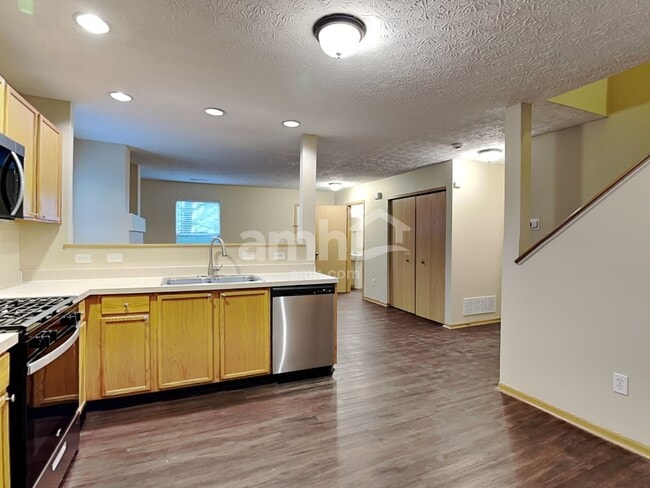 Photo - 7525 Hemrich Dr