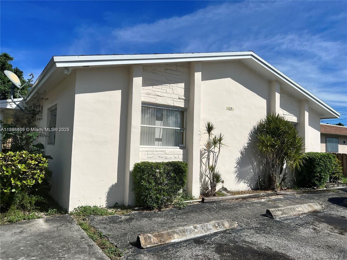 Photo - 1870 NW 59th Ave Unit 1