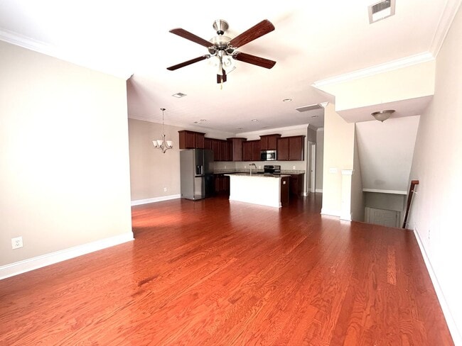 Photo - 4217 Scharite St