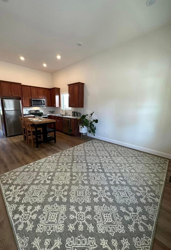 10 Ryan St