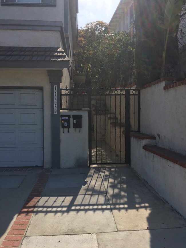 Front entry gate - 1734 Prospect Ave Unit B2
